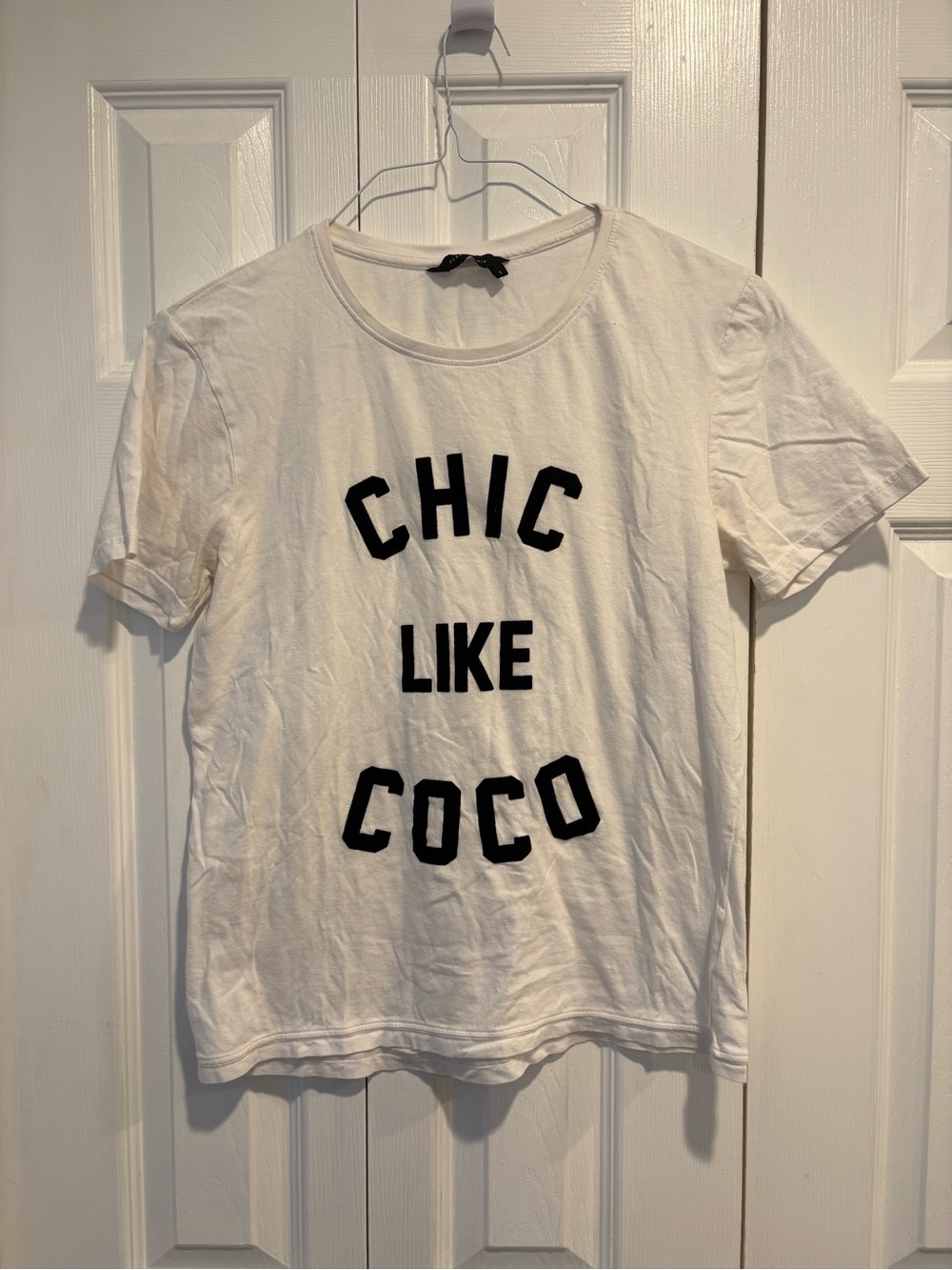 Women White 'Chic Like Coco' Graphic T-Shirt